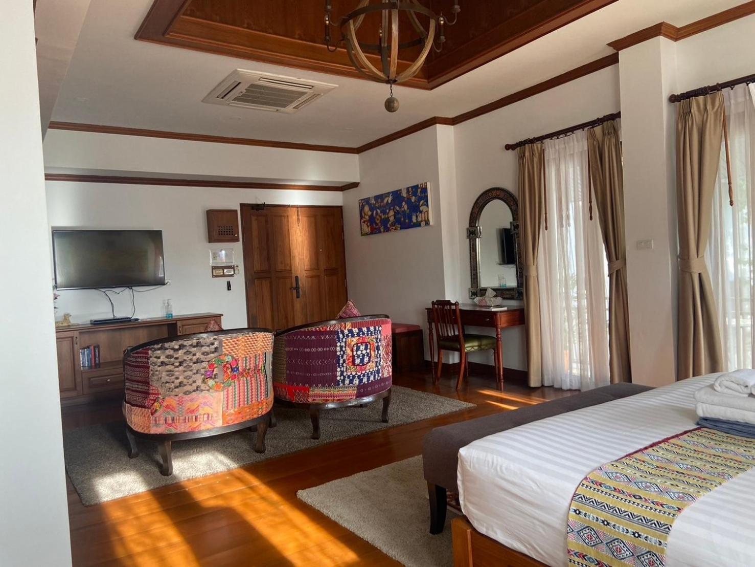 Baan Huenphen Boutique Hotel Чиангмай Стая снимка