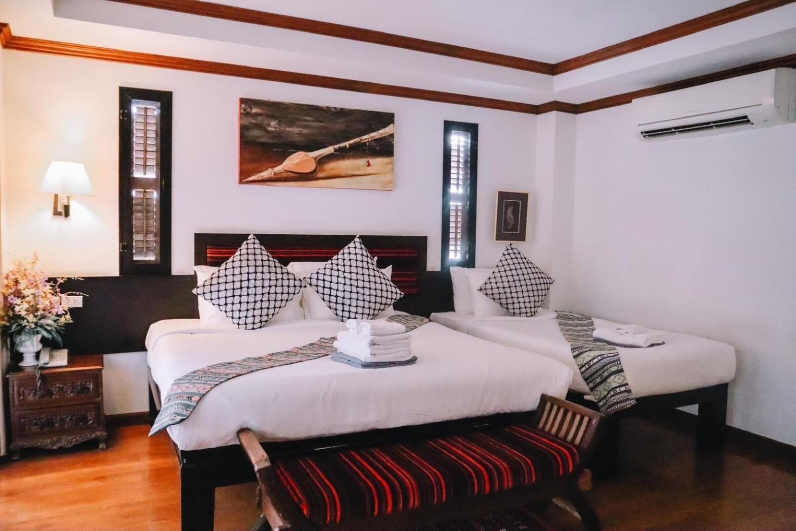 Baan Huenphen Boutique Hotel Чиангмай Стая снимка