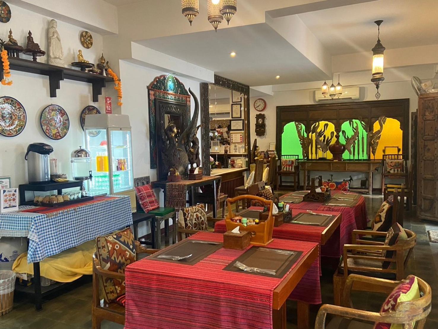 Baan Huenphen Boutique Hotel Чиангмай Екстериор снимка
