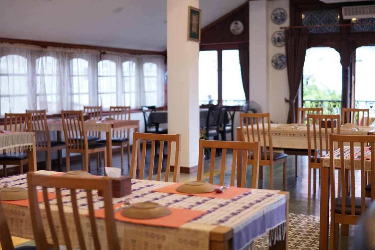 Baan Huenphen Boutique Hotel Чиангмай Екстериор снимка