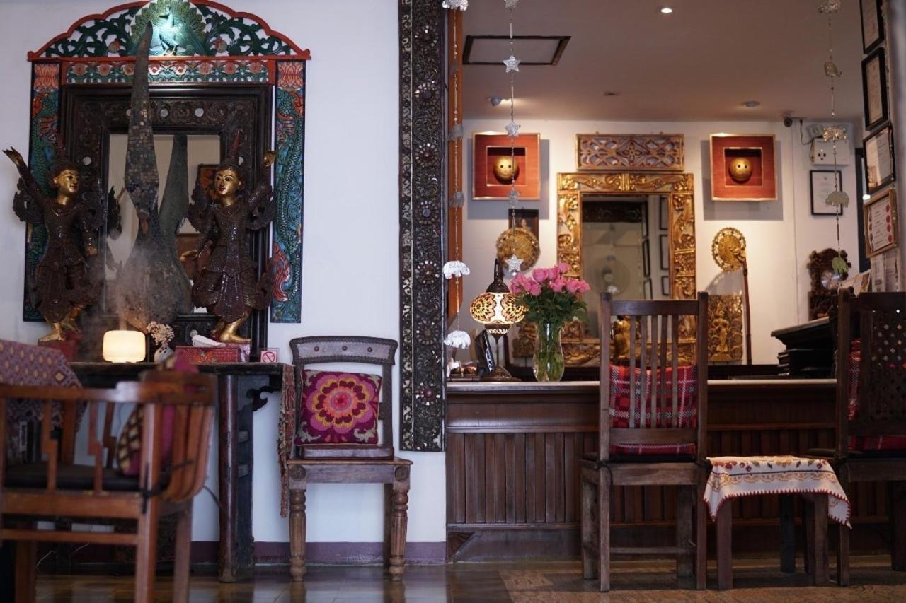 Baan Huenphen Boutique Hotel Чиангмай Екстериор снимка