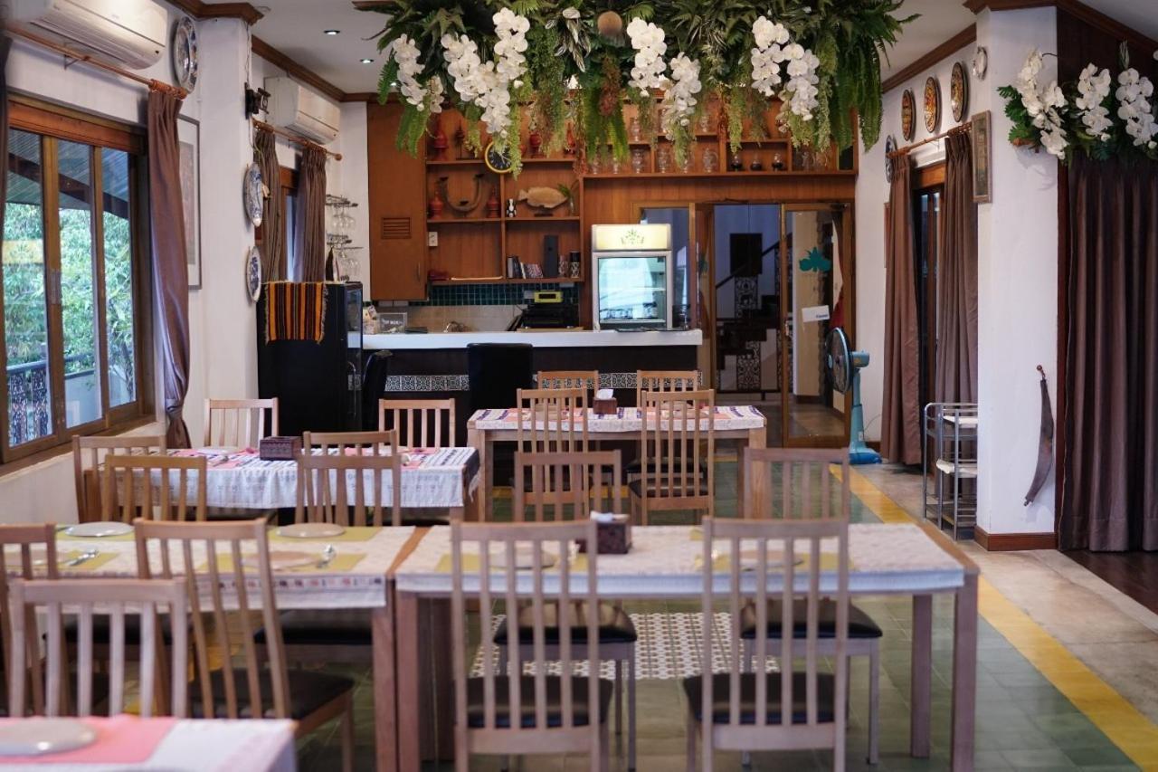 Baan Huenphen Boutique Hotel Чиангмай Екстериор снимка